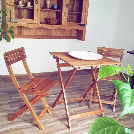 Blanca M6 Mamaia Nord Guest house *