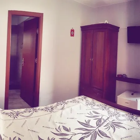 Blanca M6 Mamaia Nord ゲストハウス